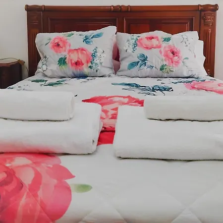 Julia House Holidays Apartment *