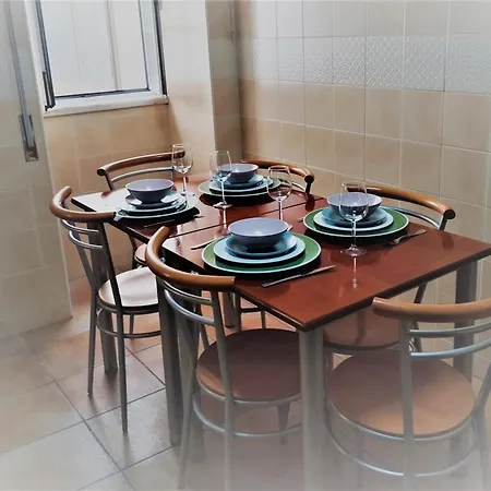 Julia House Holidays Apartment Nazare